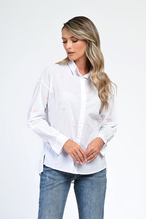 Cămașă damă albă din bumbac cu broderie roz – Aria Natalee Fashion