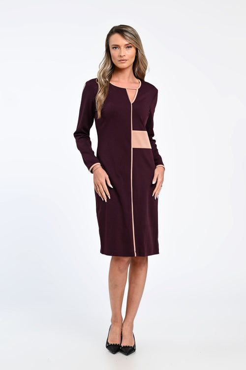 Rochie office burgundy cu inserții bej și decolteu discret – rochia Alina Natalee