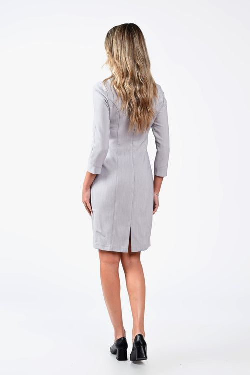 Rochie office gri deschis cu croială conică și detaliu asimetric – rochia Claire Natalee Fashion