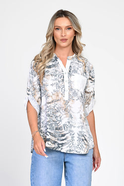 Bluză albă din vâscoză cu imprimeu floral și animal print Natalee