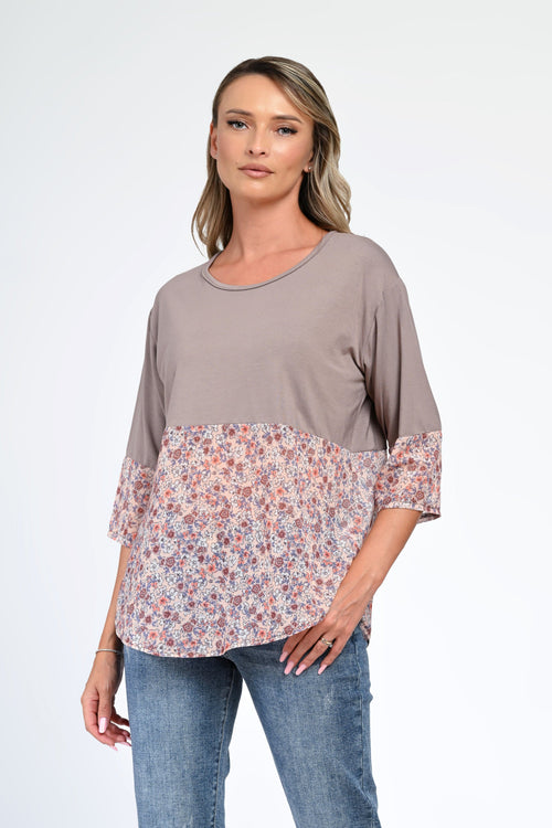 Bluză damă gri taupe cu imprimeu floral – Amara Natalee Fashion