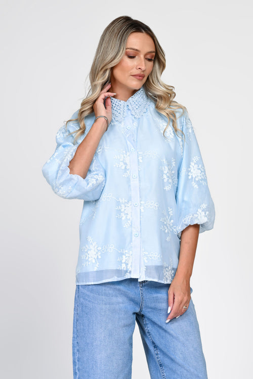 Cămașă damă bleu cu broderie și guler din dantelă Oana Natalee