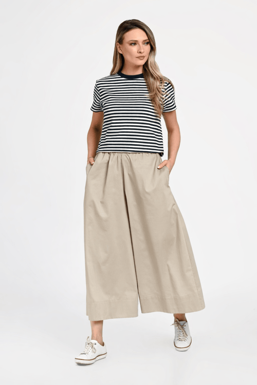 Pantaloni Eranthe tip culottes bej deschis Eranthe