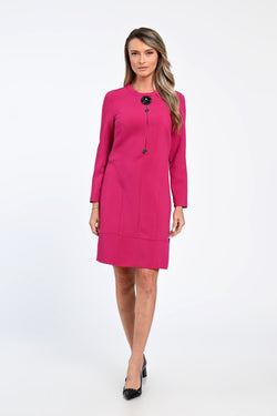 Rochie elegantă fucsia cu nasturi decorativi și floare aplicată – rochia Elise Natalee