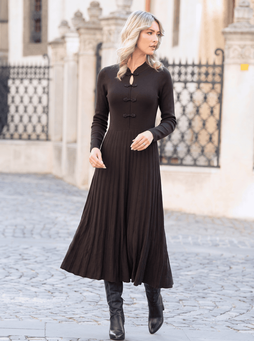 Rochie lungă maro ciocolatiu cu fustă plisată Evelina Natalee