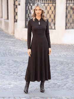 Rochie lungă maro ciocolatiu cu fustă plisată Evelina Natalee